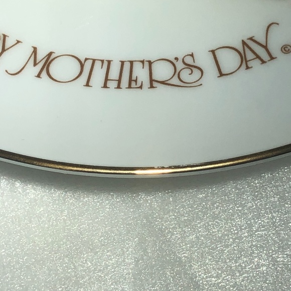 HOLLY HOBBIE 1976 "WHO ELSE BUT A MOTHER" MOTHER'S DAY 8" PLATE WITH GOLD TRIM - Picture 6 of 16